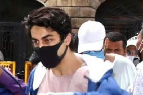 Aryan Khan Case : ड्रग्स प्रकरणात अखेर आर्यन खानने सोडलं मौन