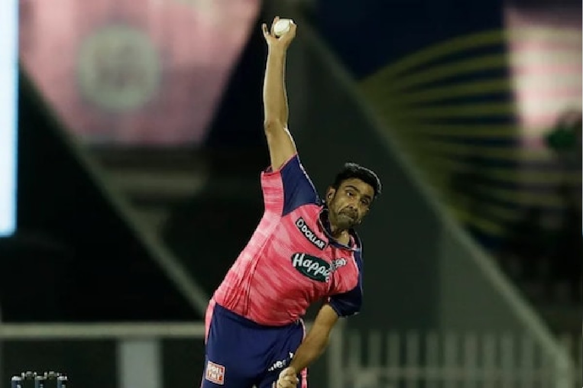 IPL 2022 : फायनलमधील पराभवाचं संगकारानं फोडलं अश्विनवर खापर! दिग्गज स्पिनरबद्दल म्हणाला...