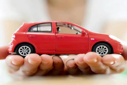  अल्पवयीन मुलाकडून वाहन चालवताना अपघात झाला तर गाडीच्या मालकाला तुरुंगवासही घडू शकतो.