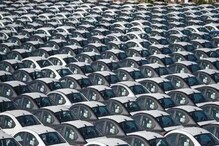 पहिली गाडी घ्यायचं स्वप्न बघत असाल तर; Entry Level Car मिळणं अवघड पहिली गाडी घ्यायचं स्वप्न बघत असाल तर; Entry Level Car मिळणं अवघड