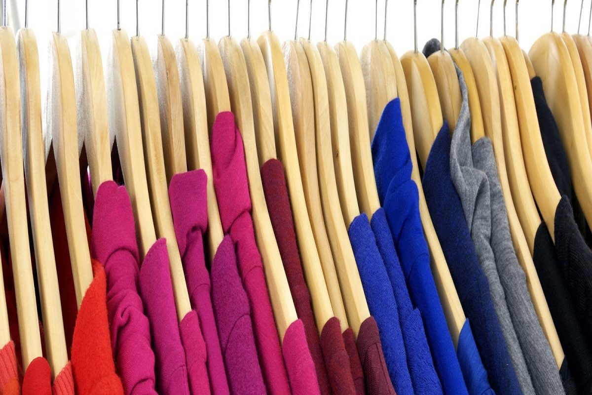 रंगामुळे वाढते पॉझिटिव्हिटी; कुठल्या दिवशी कुठल्या रंगाचे कपडे घालाल?