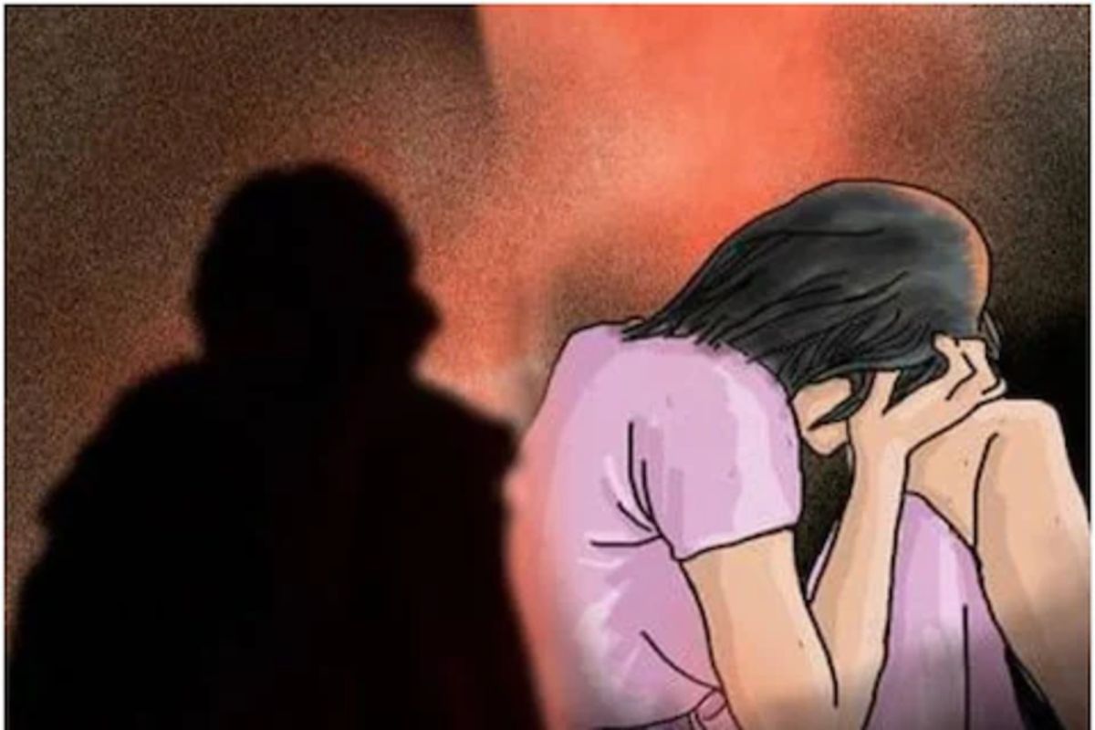 पोलीस होण्याचं स्वप्नं भंगलं; प्रॅक्टिस करतानाच स्कूटीवरुन खाली पाडून रोडरोमिओंकडून छेडछाड