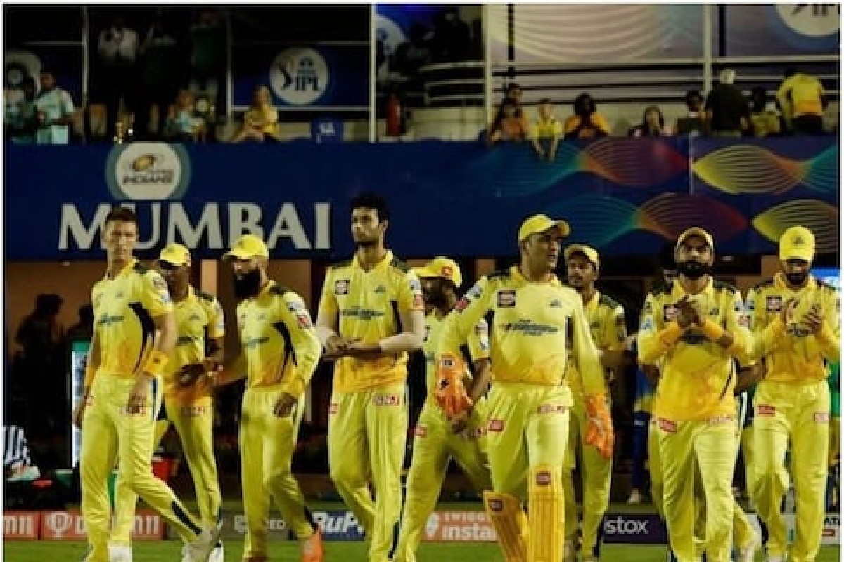 IPL 2022 : धोनीचा सल्ला आला कामी, CSK ला मिळाला हिरो! एकाच ओव्हरमध्ये फिरवली मॅच