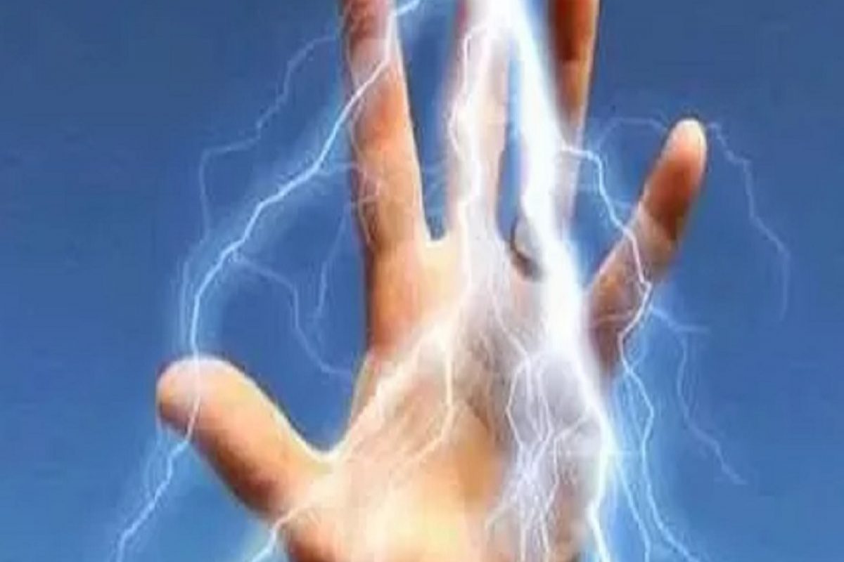 11 हजार वोल्टचा करंट लागल्यानंतरही बचावला पण...; मृत्यूच्या दारातून परत आल्यानंतरची अवस्था पाहूनच हादराल