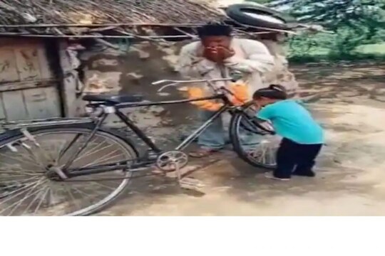 आनंद, समाधान कशात असतं? हा 15 सेकंदाचा Video तुम्हाला जीवनाचं मूल्य सांगून जाईल 