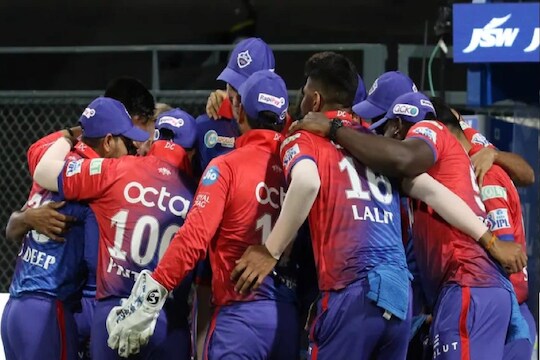 IPL 2022 : दिल्ली कॅपिटल्सला निर्णायक टप्प्यात धक्का, मॅच विनर टीममधून आऊट