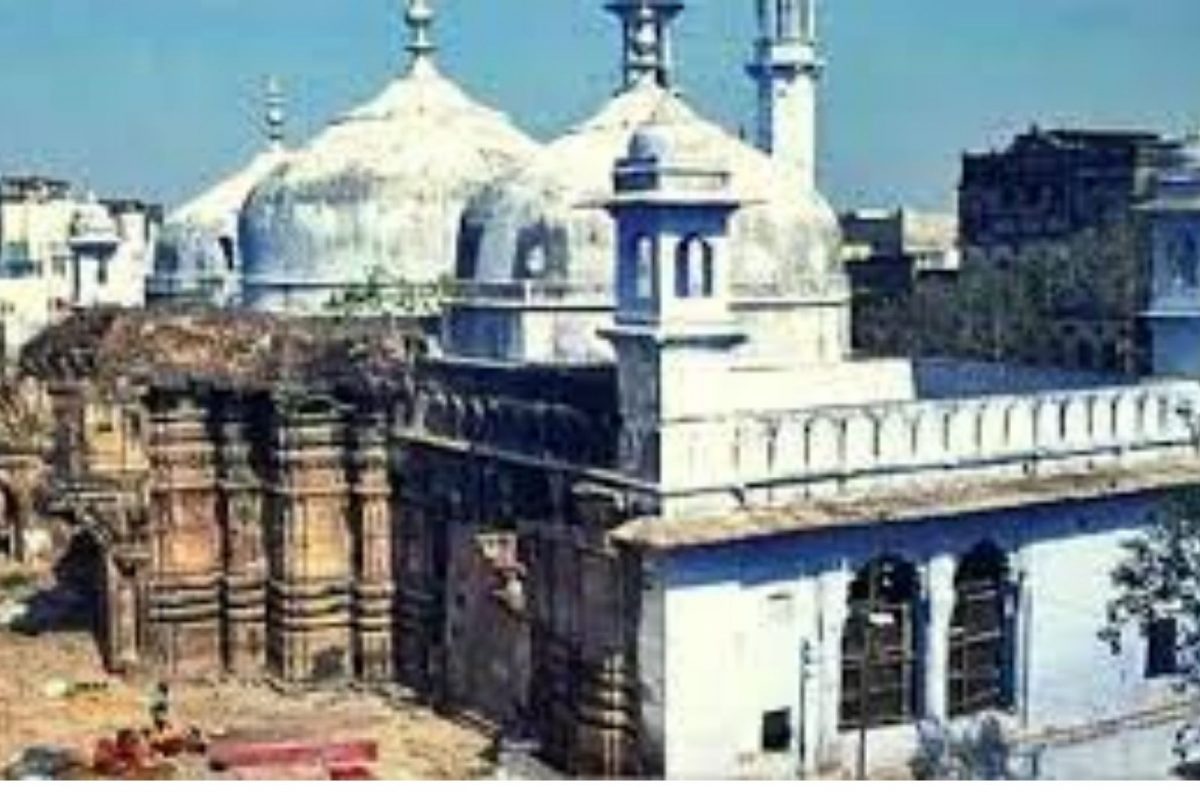 ज्ञानवापीचा तिढा वाढणार, मुस्लीम पक्षकारांच्या आक्षेपानंतर कमिश्नर अजय मिश्रांची हकालपट्टी; अहवाल लांबणीवर