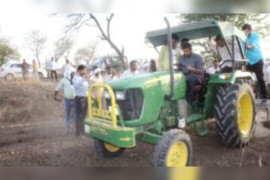 Farmers scheme : 'माझे कुटुंब माझी जबाबदारी'नंतर ठाकरे सरकारची  शेतकऱ्यांसाठी ‘ट्रॅक्टर आमचा डिझेल तुमचे’ योजना जाणून घ्या फायदे