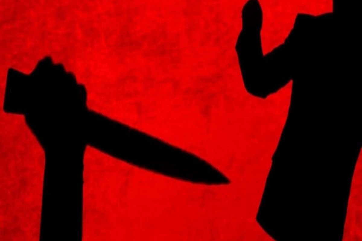 व्हिडिओ कॉलवर कोणासोबत बोलतीये? प्रश्न विचारताच भडकली पत्नी, पतीची केली भयानक अवस्था