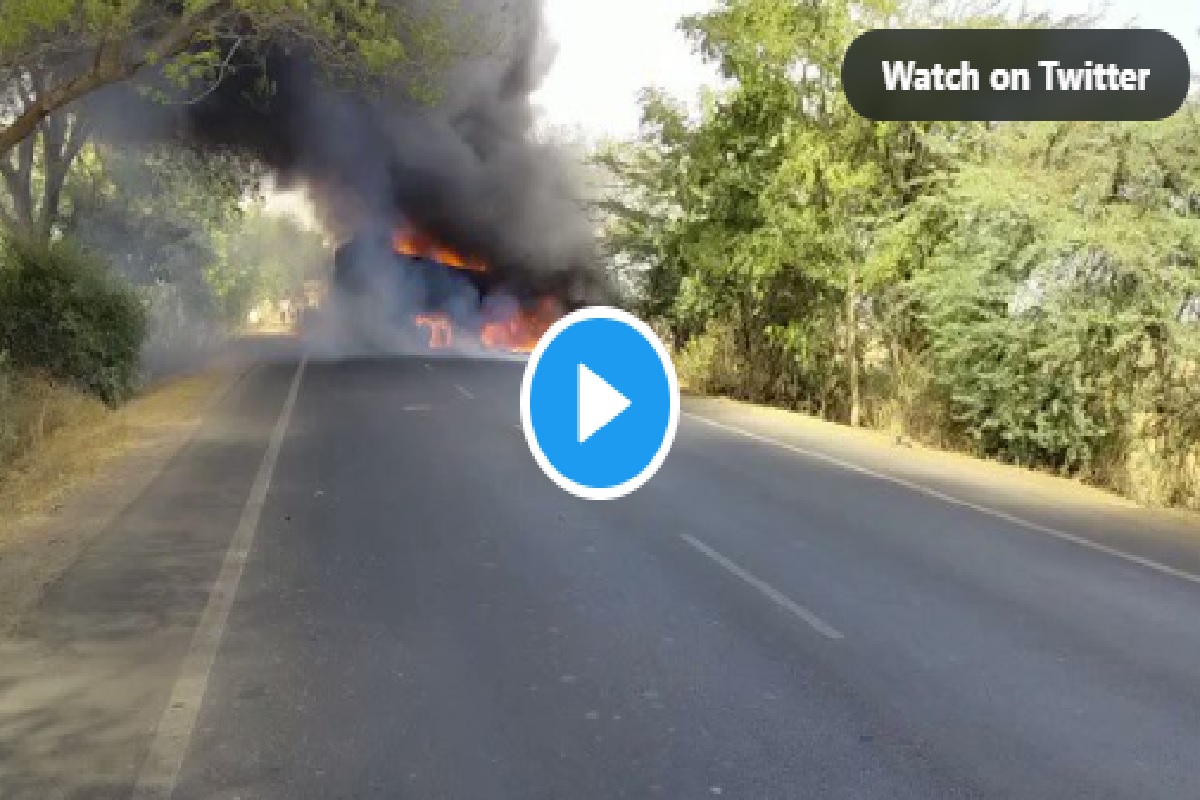 दोन ट्रक-कारचा अपघात, जबरदस्त धडकेनंतर भीषण आग; Live Video, 6 जणांचा मृत्यू