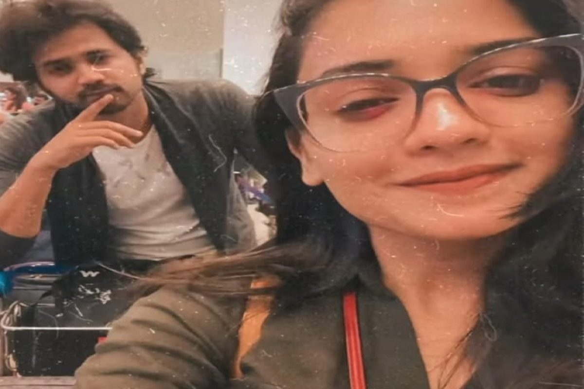 Hruta Durgule Wedding: लग्नानंतर पतीसोबत ह्रता निघाली हनीमूनला, पहा तिचा पोस्ट ब्राइडल लूक