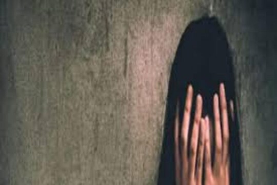 Bhokardan Crime : पत्नी घरी नसल्याने त्याने साधला डाव, विवाहित महिलेवर पहाटे अत्याचार