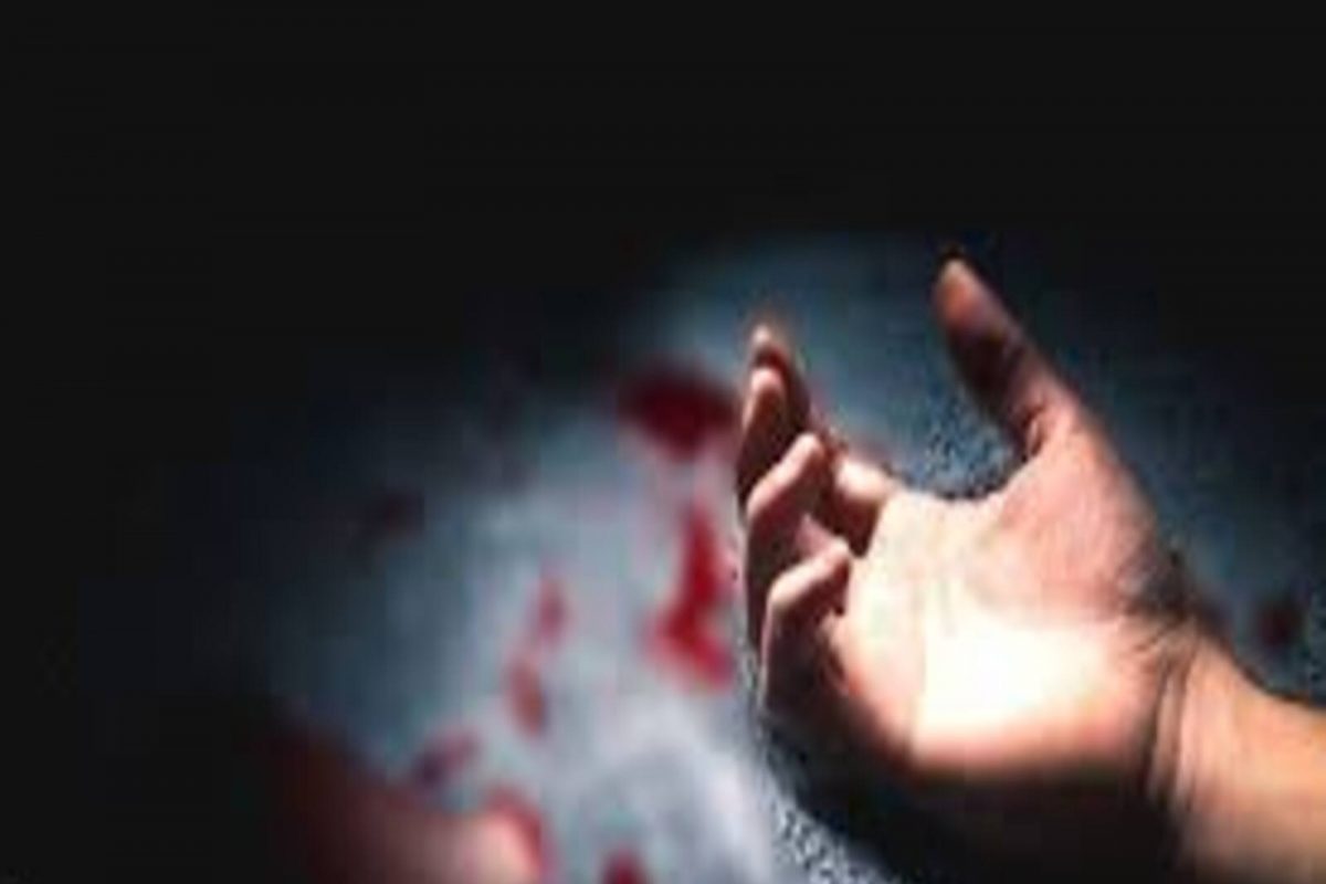 अनैतिक संबंधावरुन संशय, पत्नीने केले पतीच्या गुप्तांगावर वार; डोक्यात दगड घातून पतीला संपविले