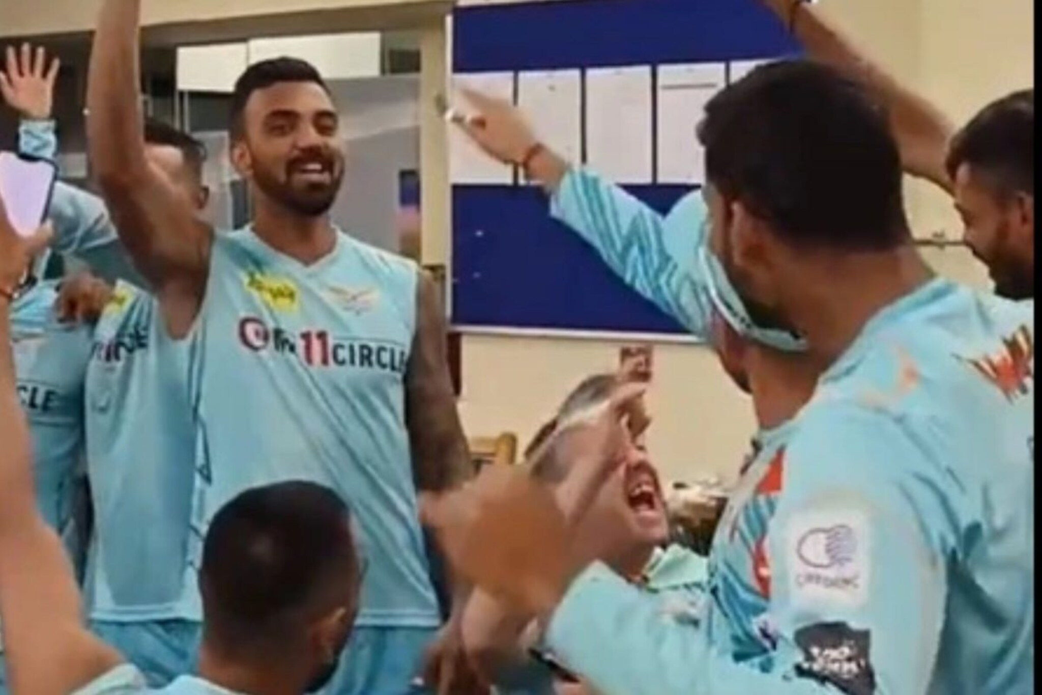 दिल्लीवरील धमाकेदार विजयानंतर लखनऊनं केलं BTS स्टाईल सेलिब्रेशन, पाहा VIDEO