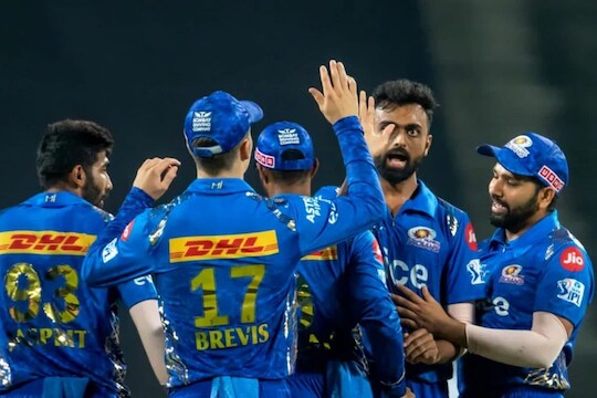 IPL 2022 : मुंबईच्या 19 वर्षांच्या खेळाडूची कमाल, पंतचा 5 वर्षांपूर्वीचा रेकॉर्ड मोडला