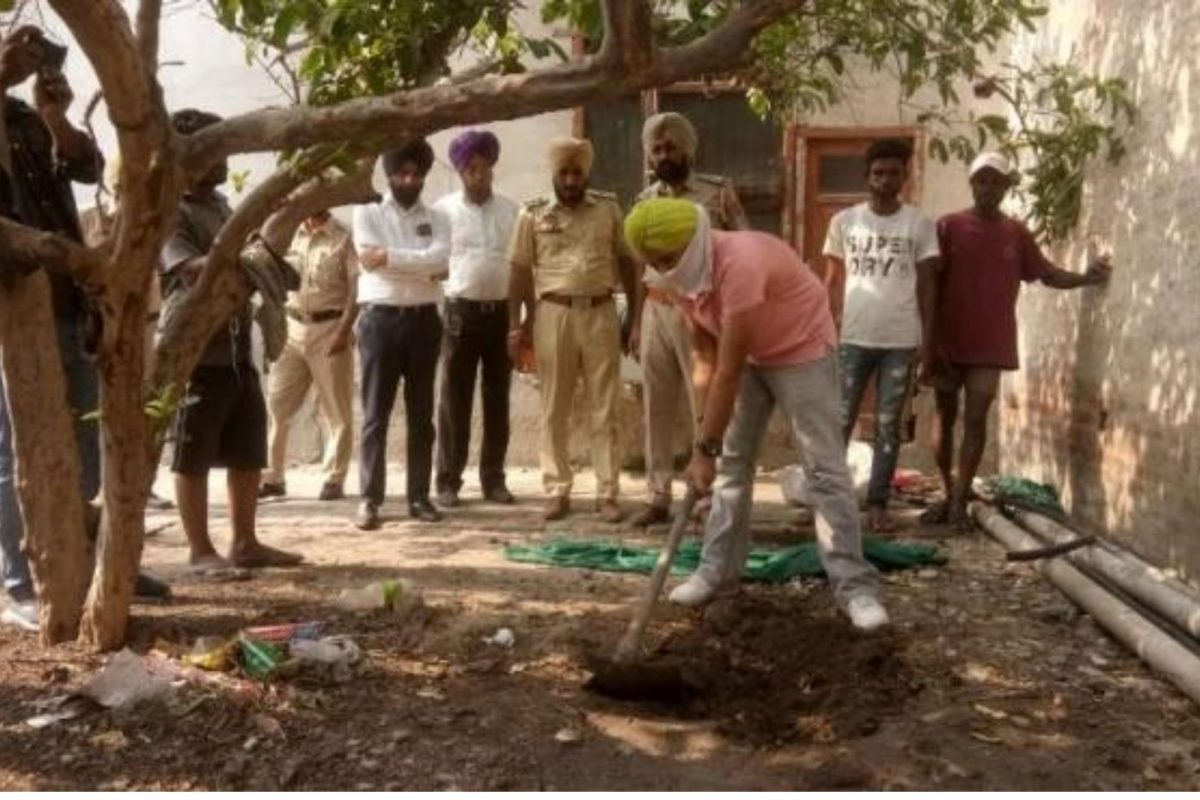 थरकाप फडवणारा प्रकार! मित्राने मित्राची केली हत्या; तंदूरमध्ये मृतदेह जळाला नाही म्हणून तुकडे तुकडे पुरले