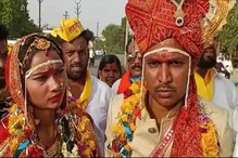 तरुणाची निर्घृण हत्या, परभणीत नवरदेव-नवरीकडून निषेध, लग्नानंतर थेट रस्त्यावर तरुणाची निर्घृण हत्या, परभणीत नवरदेव-नवरीकडून निषेध, लग्नानंतर थेट रस्त्यावर