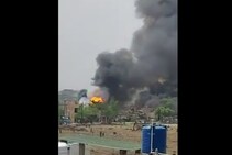 कचऱ्याला लावली आग अन् झोपडपट्टी खाक, एकापाठोपाठ फुटले 22 सिलेंडर, नागपूरचा VIDEO