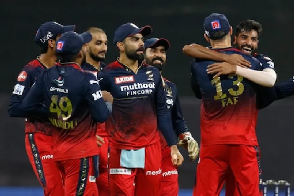 IPL 2022 : RCB च्या विजयाचा हिरो कामगिरीवर समाधानी नाही, स्वत:च सांगितलं कारण