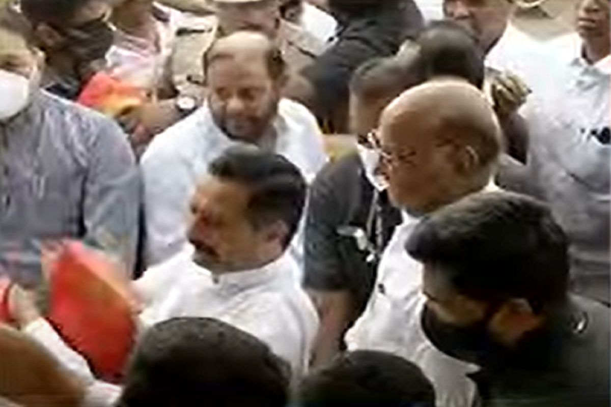 BREAKING : दगडूशेठ हलवाई मंदिराजवळ गेले, पण दर्शन न घेताच शरद पवार परतले, कारण....