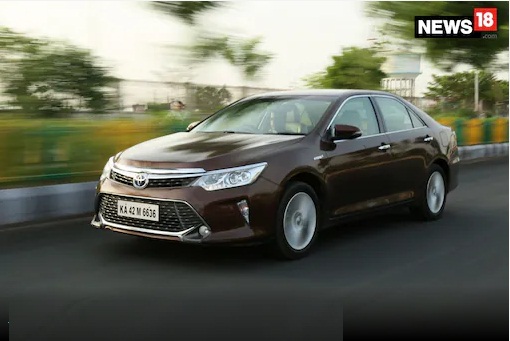 देशाचे माजी कायदा मंत्री कपिल सिब्बल यांनी काँग्रेस सोडून समाजवादी पक्षाच्या पाठिंब्यावर राज्यसभेवर जाण्याचा निर्णय घेतला आहे. 2016 च्या राज्यसभा निवडणुकीत दिलेल्या प्रतिज्ञापत्रानुसार कपिल सिब्बल यांच्याकडे एकूण 89.48 लाख रुपयांची वाहनं आहेत.