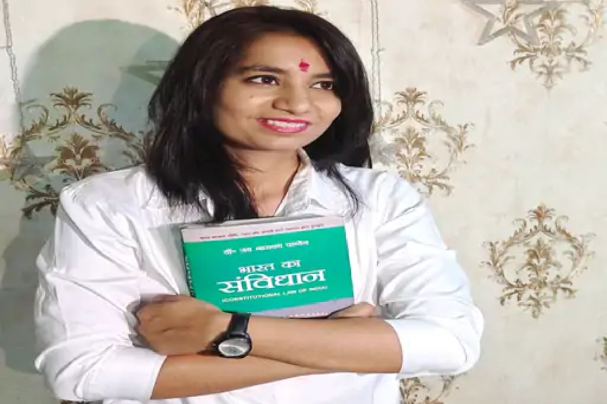 आर्थिक परिस्थितीवर मात करत दिवाणी न्यायधीश पदाची परीक्षा पास