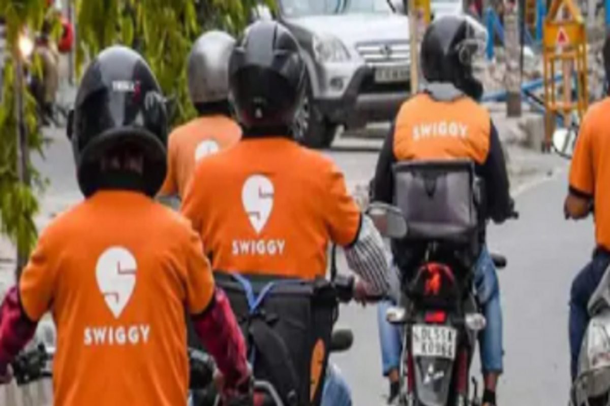 एकाचवेळी दोन कंपन्यांमध्ये करा काम, स्विगीची कर्मचाऱ्यांसाठी भन्नाट ऑफर