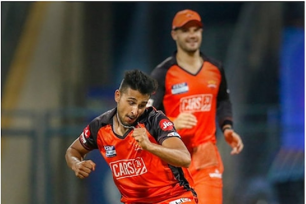 IPL 2022 : उमरान मलिकच्या वेगापासून कसं संरक्षण कराल?, गावसकरांनी सांगितला सर्वोत्तम उपाय!