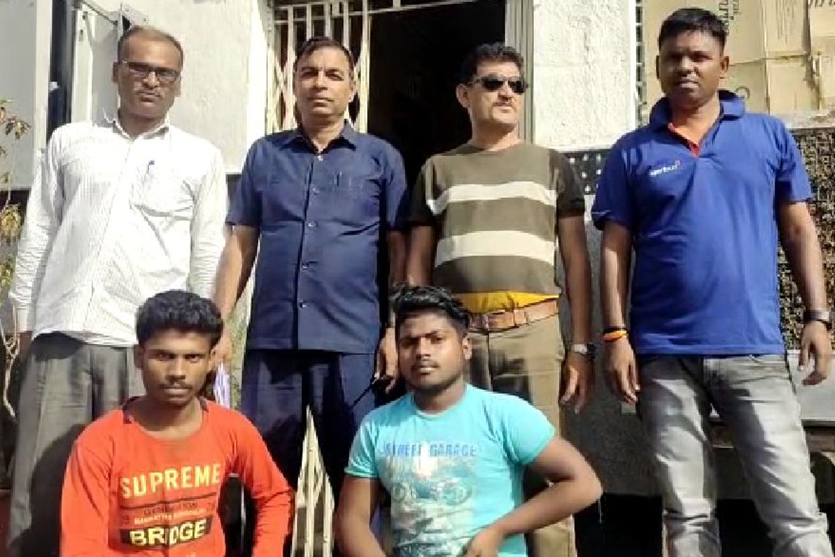 एक्स्प्रेस सेवाग्राम स्थानकावरील फलाट क्रमांक 4 वर थांबली असता एक प्रवाशी धावत आला आणि त्याने एका मुलीचे अपहरण करून आणल्याची माहिती