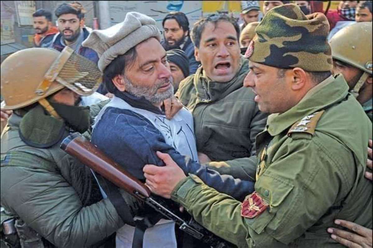 वायूसेनेच्या अधिकाऱ्यावर तब्बल 28 गोळ्या झाडल्या, क्रूर यासिन मलिकच्या कुकृत्यांचा पाढा