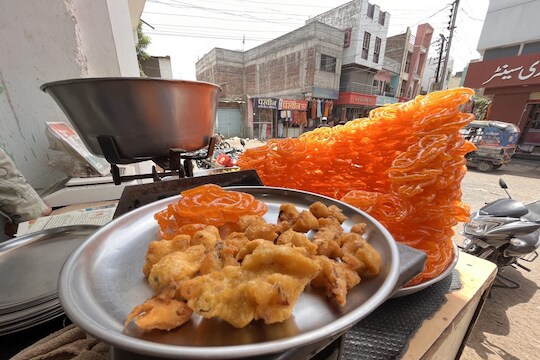 जिलबी आणि भजे याचा 60 वर्षापूर्वीचा इतिहास