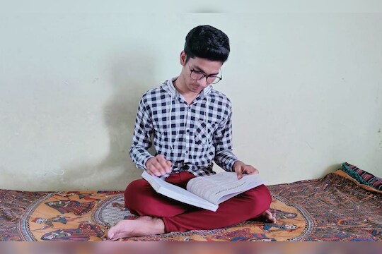 आदित्यला विज्ञान शाखेत 92.67 टक्के गुण मिळाले.