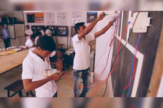विवेकानंद इन्स्टिट्युट कडून इलेक्ट्रिशियनचे मिळणार मोफत प्रशिक्षण...