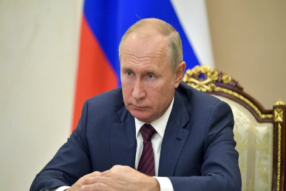 रशियाचे राष्ट्रपती व्लादिमिर पुतिन जीवघेण्या हल्ल्यातून बचावले