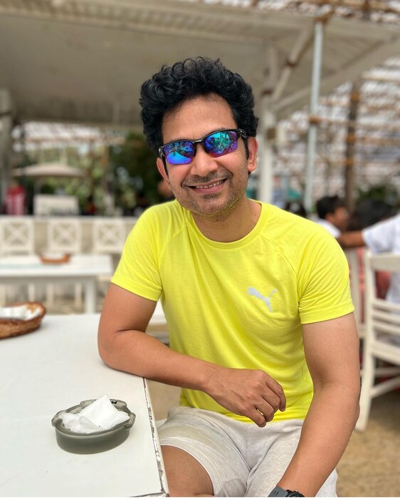  उमेश सतत सोशल मीडियावर सक्रिय असतो. तो अशा विविध पोस्टमधून चाहत्यांचं लक्ष वेधून घेत असतो. 