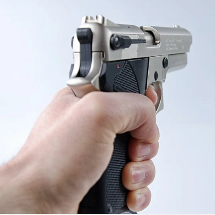 बंदूक, चाकू किंवी अन्य प्रकारची शस्त्रं विमान नेऊ नका.