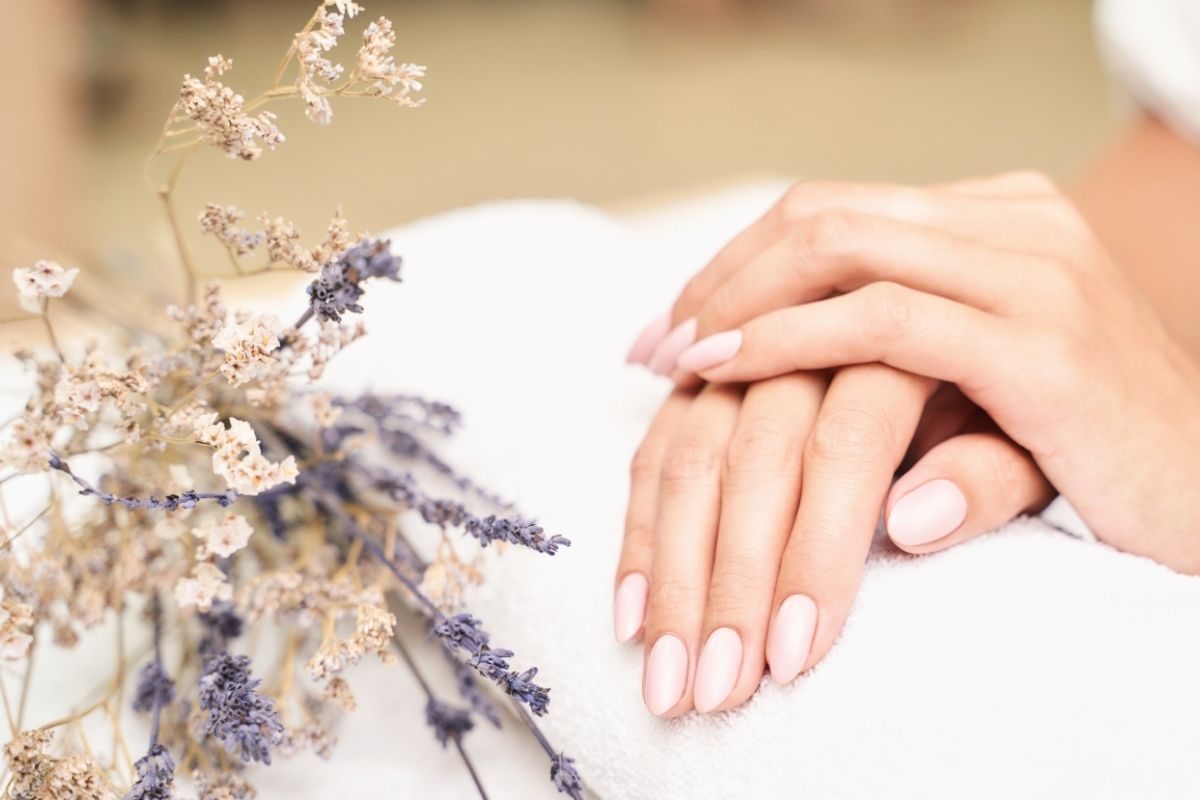 Diet For Nails: सुंदर, आकर्षक नखांसाठी आहारात या गोष्टी असाव्यात; तुटणार नाहीत, खुलेल हाताचं सौंदर्य