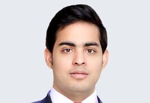 Akash Ambani : आता आकाश अंबानी यांच्याकडे Reliance Jio ची कमांड Akash Ambani : आता आकाश अंबानी यांच्याकडे Reliance Jio ची कमांड