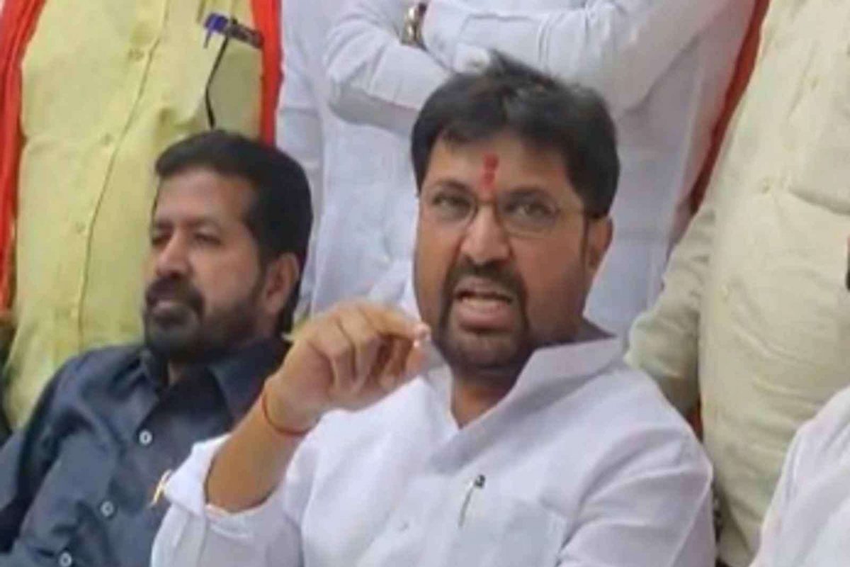 शिवसेनेच्या अर्जुन खोतकरांवर ईडीची सर्वात मोठी कारवाई, जालना सहकारी साखर कारखान्याची जमीन जप्त