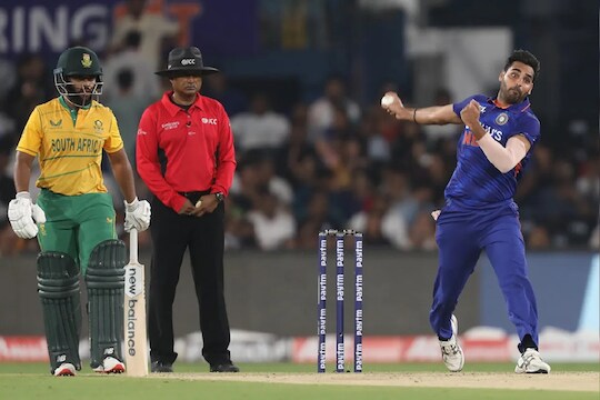 IND vs SA : टीम इंडियाच्या पराभवातही भुवनेश्वर चमकला, 10 वर्षांनी केली रेकॉर्डची बरोबरी