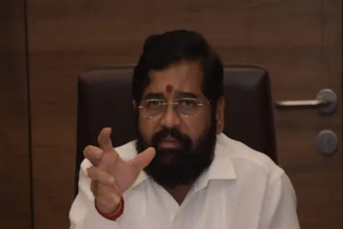 एकनाथ शिंदे जादुटोणा करता, तोंडात दाणे वशीकरणाचे, खैरेंचा खळबळजनक आरोप