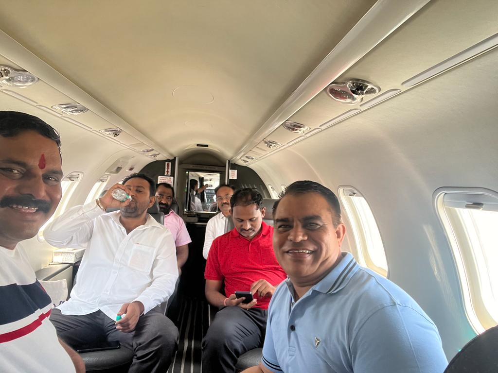 VIDEO: चार्टर्ड प्लेनने आलाता का? फोटोंबद्दल विचारल्यावर नितीन देशमुखांनी काय उत्तर दिलं पाहा..