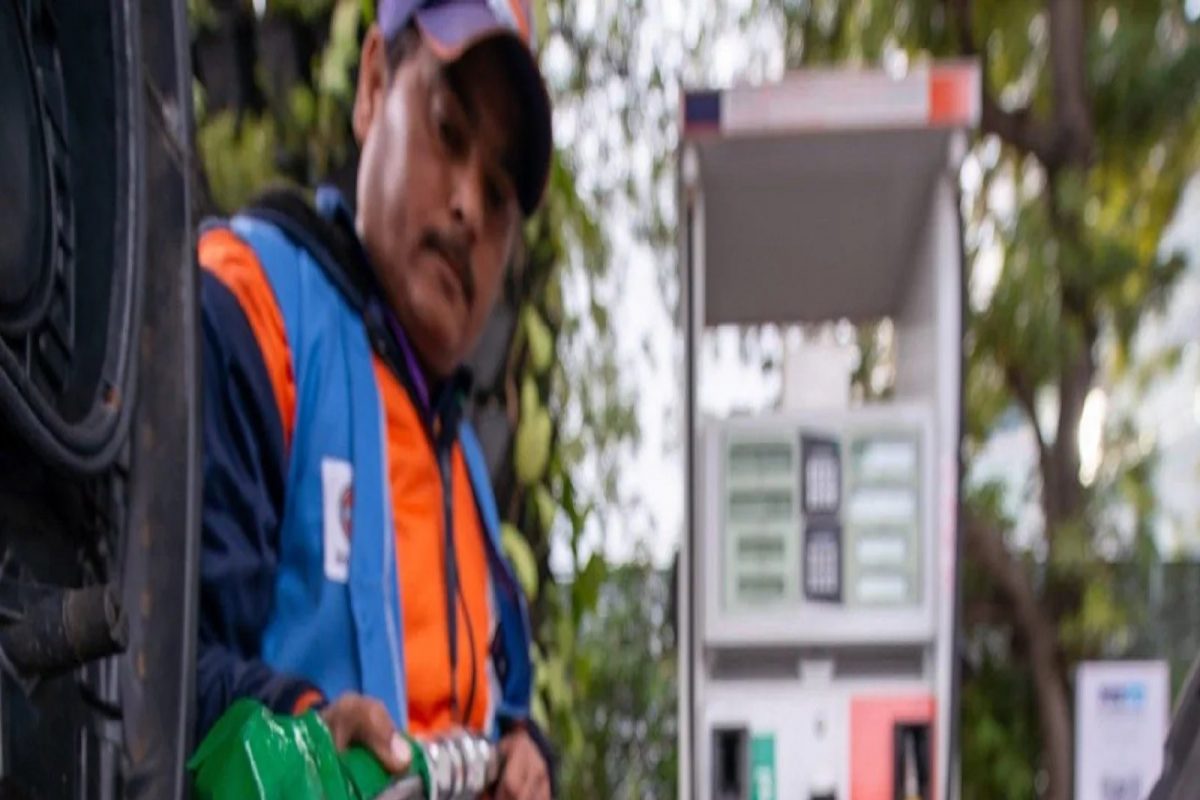 Petrol-Diesel Prices: कच्च्या तेलांच्या किमती वाढल्या, पेट्रोल-डिझेल स्वस्त झालं की महागलं?