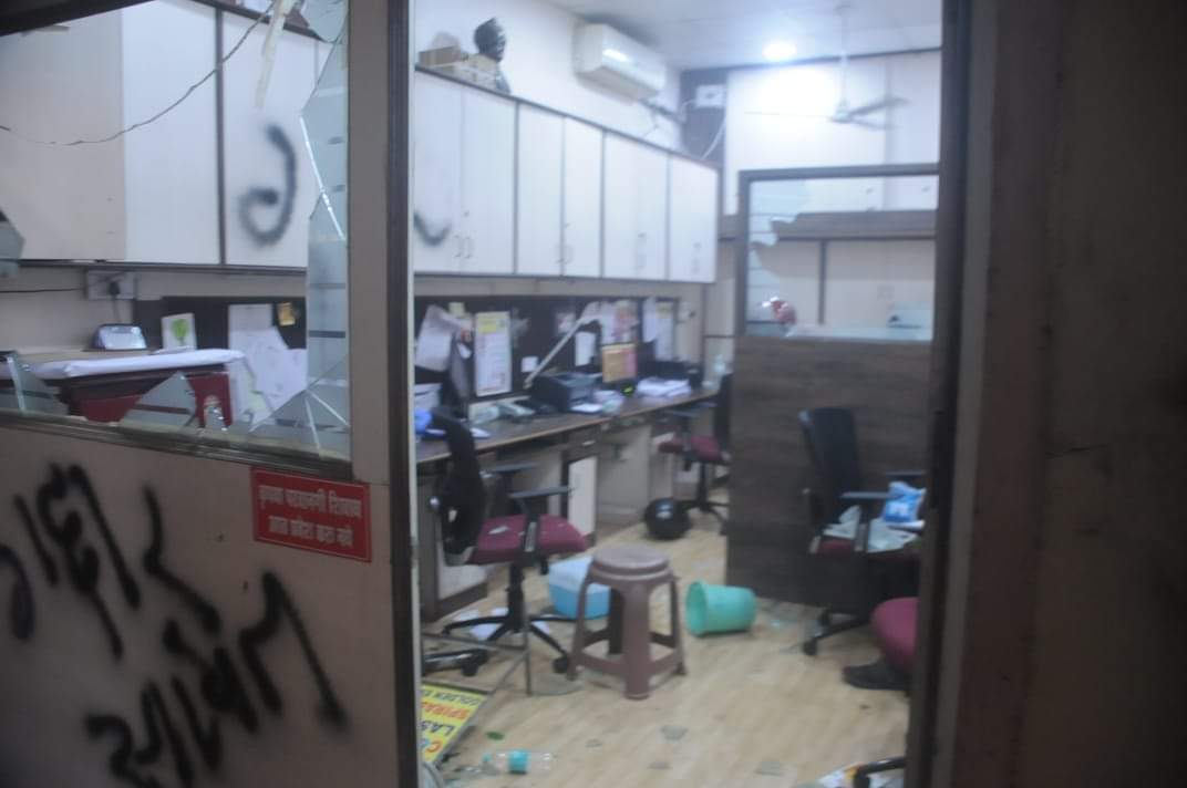 आमचे गटनेते एकनाथजी शिंदे साहेब यांच्या आदेशानुसार आम्ही संयम बाळगून आहोत.