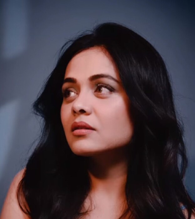 तसंच प्रार्थनानं तिच्या फोटोशूटचा BTS व्हिडीओ देखील शेअर केलाय. ज्यात तिच्या सुंदर फोटोंसाठी तिच्या टिमने घेतलेली मेहनत दिसून आली आहे.  