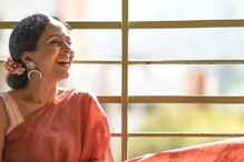 कोण म्हणेल ही अभिनेत्री आहे 52 वर्षांची; आजही smile वर आहेत चाहते घायाळ कोण म्हणेल ही अभिनेत्री आहे 52 वर्षांची; आजही smile वर आहेत चाहते घायाळ