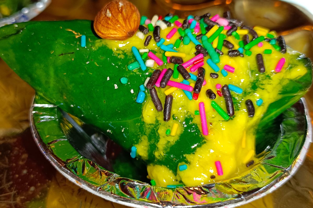 Nashik : तुम्ही पानाचे किती प्रकार खाल्लेत? 'इथं' मिळतात चक्क एक हजार प्रकारचे पान : पहा VIDEO