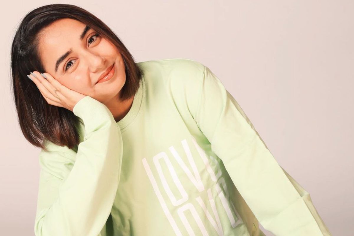 Prajakta Koli birthday: ठाण्याची मराठमोळी युट्युबर ते बॉलिवूडवारी, Mostlysane प्राजक्ताच्या 'या' achievements पाहा