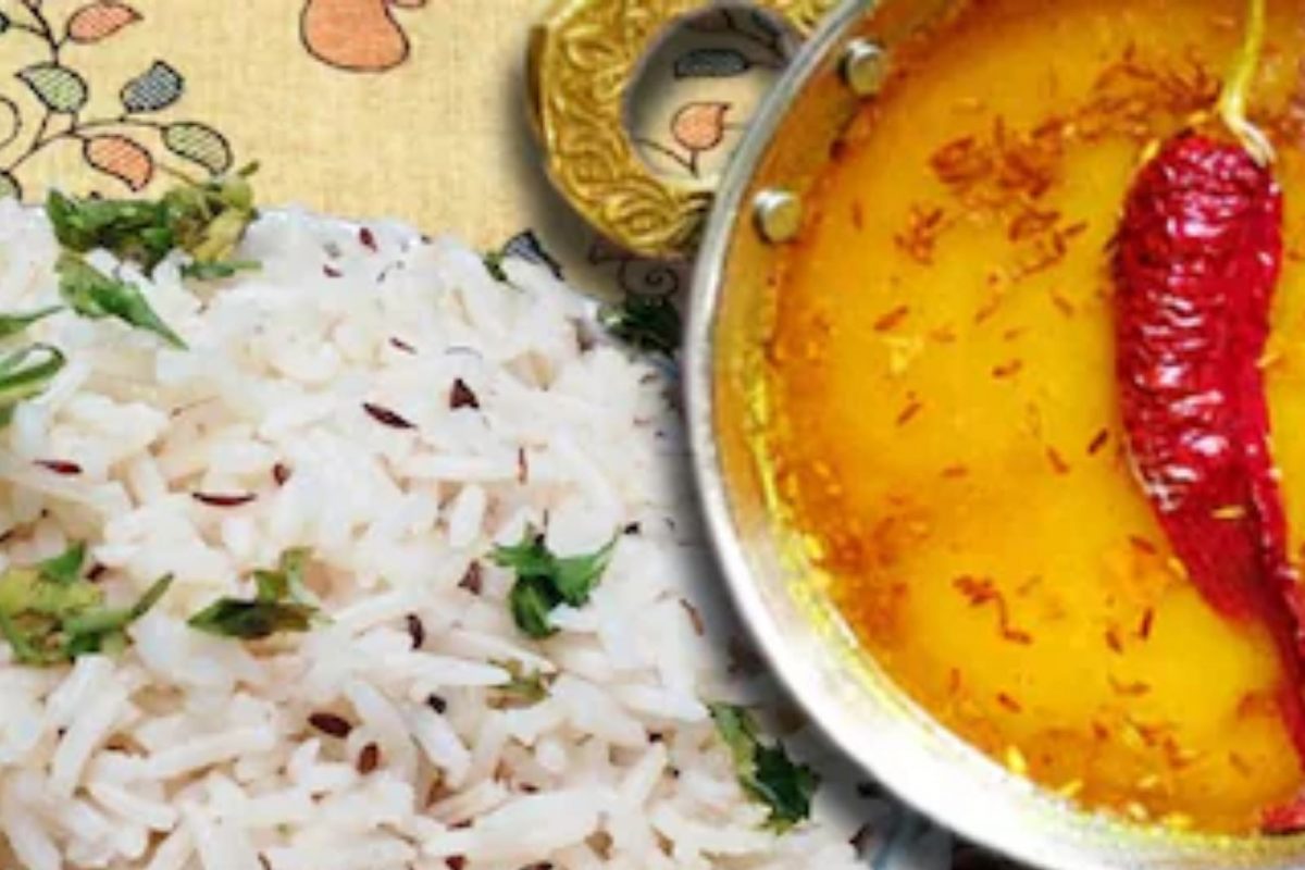 Superfood : वरण-भाताला का म्हटलं जातं परिपूर्ण आहार? काय आहेत फायदे?