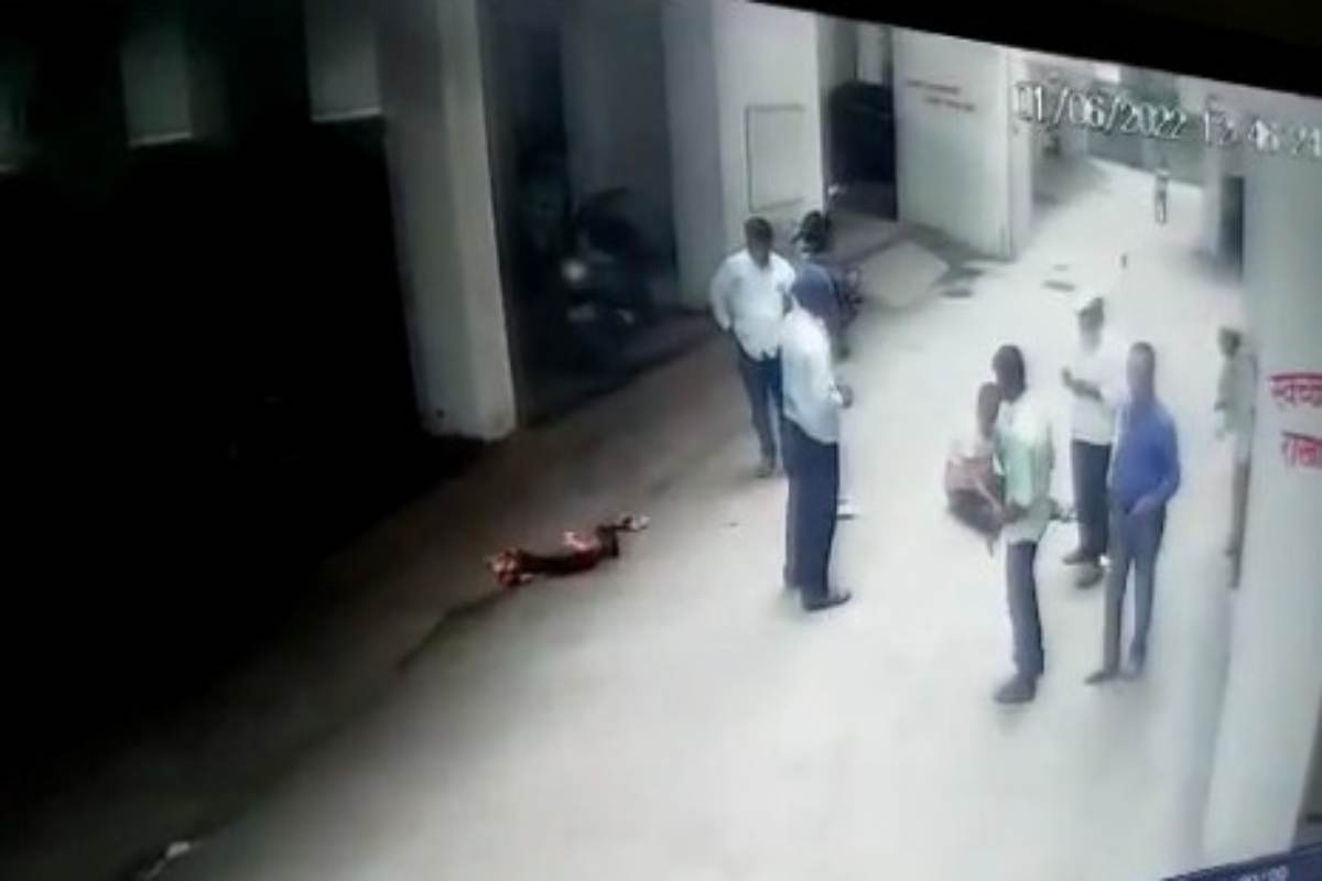 VIDEO : जालन्यात भरदिवसा एकाला पेट्रोल टाकून जिवंत जाळण्याचा प्रयत्न, थरार सीसीटीव्हीत कैद